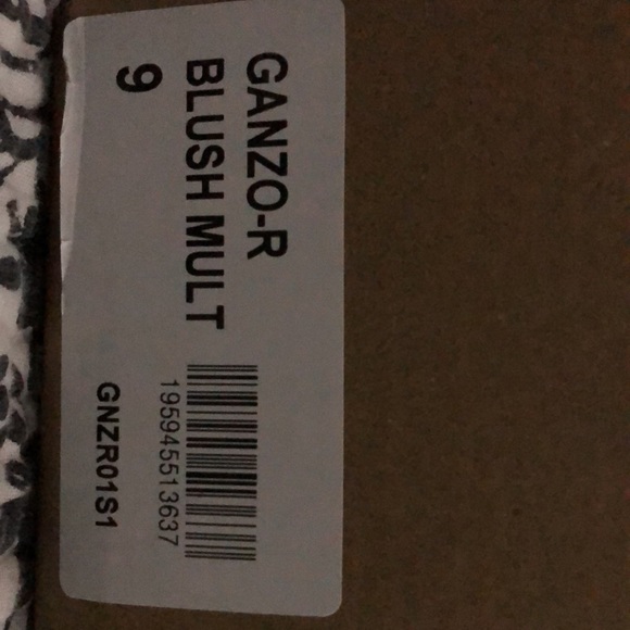 Steve Madden Ganzo-R Blush Size 9 in box - Picture 2 of 9